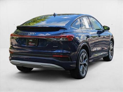 2022 Audi e-tron Premium Plus