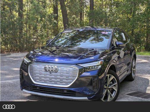 2022 Audi e-tron Premium Plus