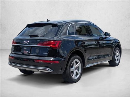 Mythos Black Metallic 2023 Audi Q5 40 Premium