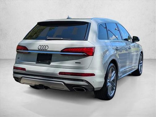 2025 Audi Q7 55 Premium Plus
