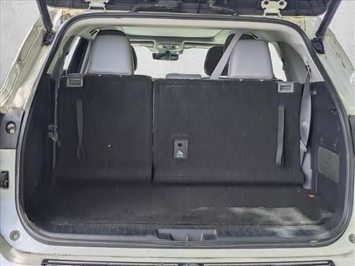 Blizzard Pearl 2021 Toyota Highlander Hybrid Platinum