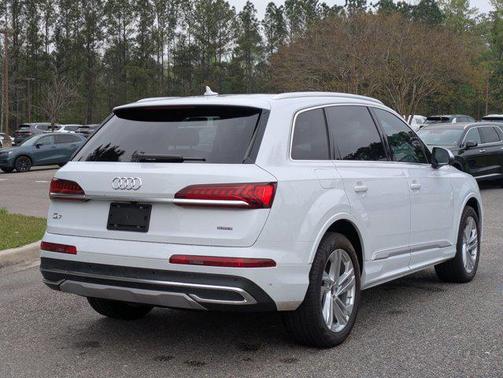 2023 Audi Q7 55 Premium Plus