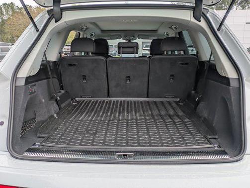 2023 Audi Q7 55 Premium Plus