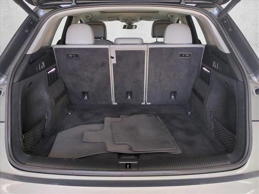 Manhattan Gray Metallic 2018 Audi Q5 2.0T Premium Plus