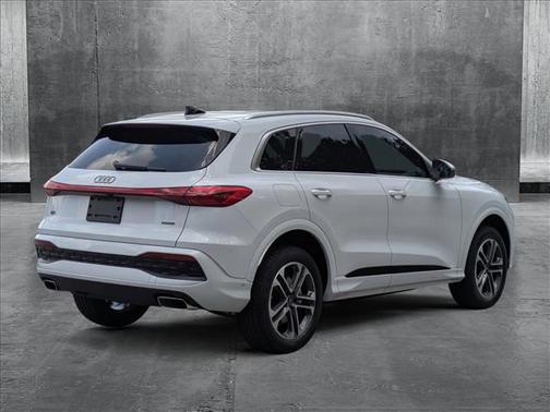 2025 Audi Q5 Premium Plus