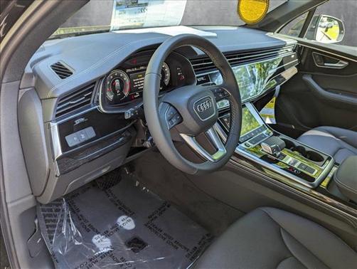 2025 Audi Q7 45 Premium Plus