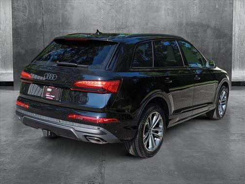 2025 Audi Q7 45 Premium Plus
