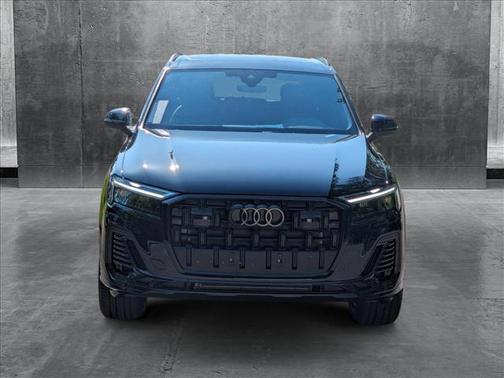 2025 Audi Q7 45 Premium Plus
