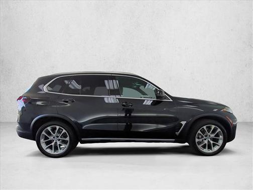 Black Sapphire Metallic 2024 BMW X5 xDrive40i