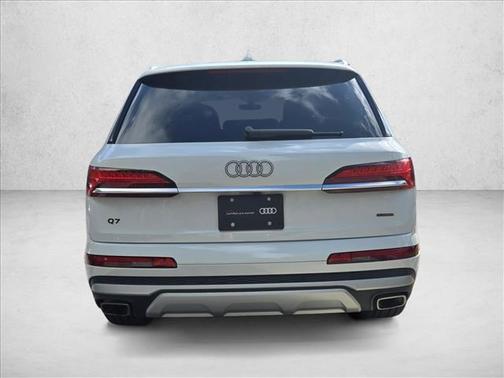 2025 Audi Q7 55 Premium Plus