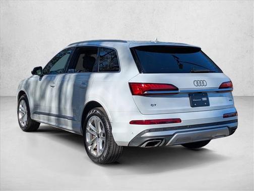 2025 Audi Q7 55 Premium Plus