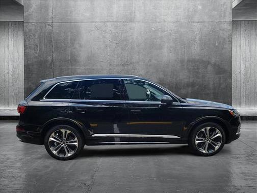 2022 Audi Q7 55 Premium Plus