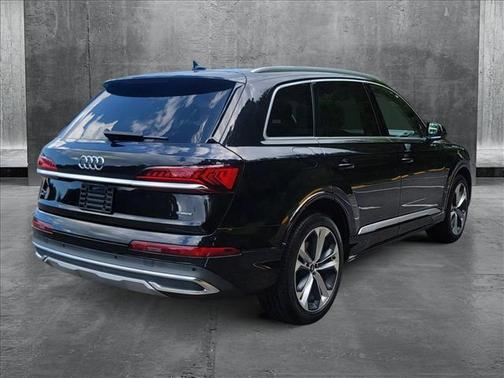 2022 Audi Q7 55 Premium Plus