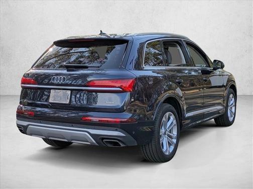 2025 Audi Q7 45 Premium Plus