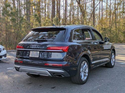 2025 Audi Q7 45 Premium Plus