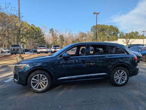 2025 Audi Q7 45 Premium Plus