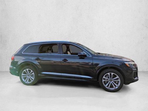 Waitomo Blue Metallic 2025 Audi Q7 45 Premium Plus