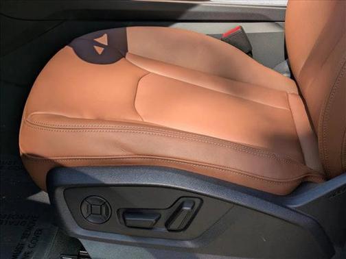 Waitomo Blue Metallic 2026 Audi Q7 45 Premium