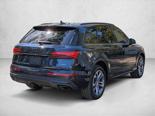 Waitomo Blue Metallic 2026 Audi Q7 45 Premium