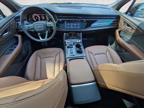 Waitomo Blue Metallic 2026 Audi Q7 45 Premium