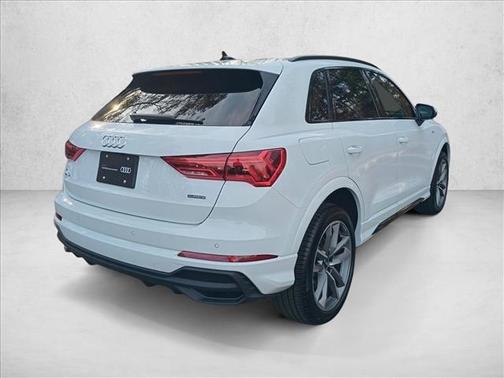 2025 Audi Q3 Premium 45 TFSI S line quattro Tiptronic