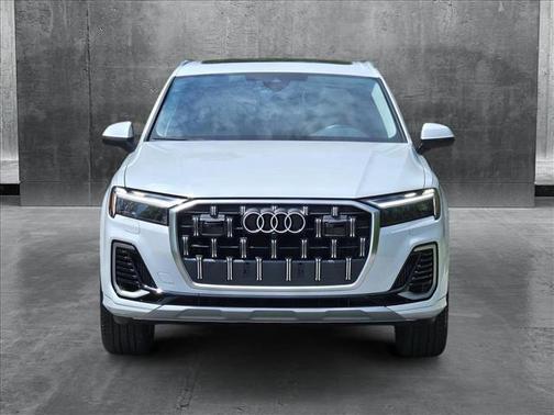 2025 Audi Q7 55 Premium