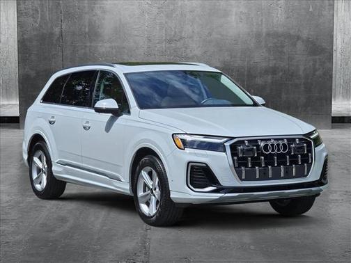2025 Audi Q7 55 Premium