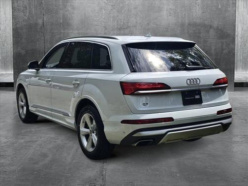 2025 Audi Q7 55 Premium