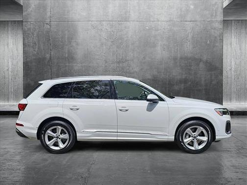 2025 Audi Q7 55 Premium