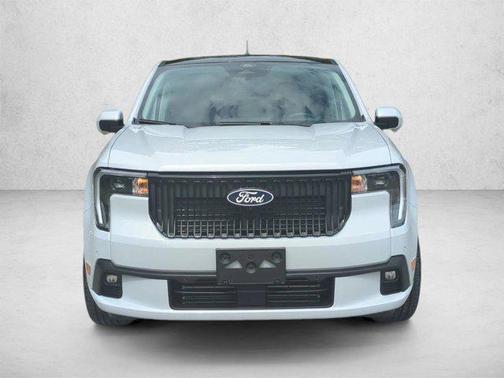 Space White Metallic 2026 Ford Maverick Lobo