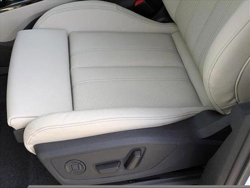 2025 Audi Q6 e-tron Premium Plus
