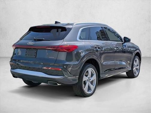 Tambora Gray Metallic 2026 Audi Q5 Premium Plus TFSI quattro S tronic