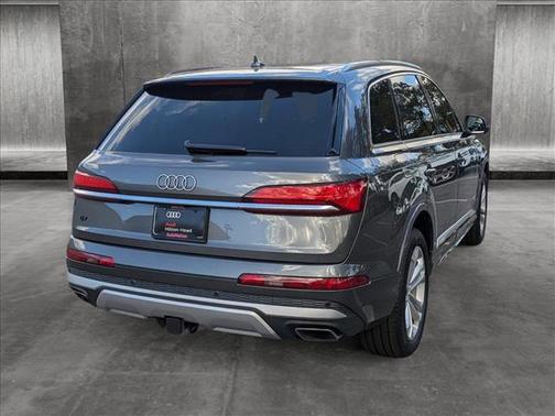 2025 Audi Q7 55 Premium