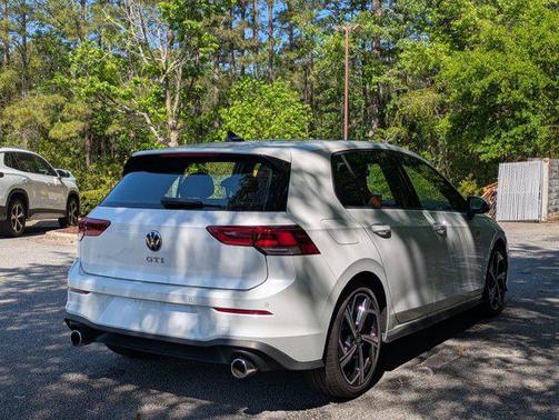 2025 Volkswagen Golf GTI 2.0T SE DSG