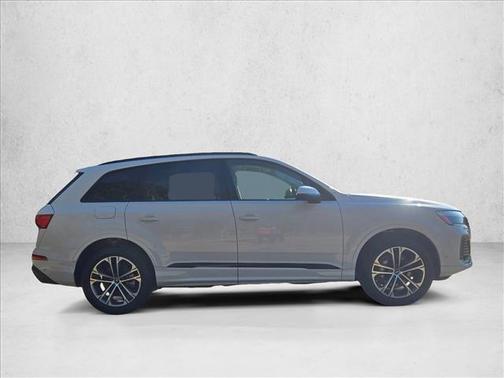 2025 Audi Q7 45 Premium