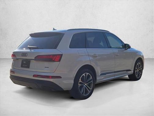 2025 Audi Q7 45 Premium