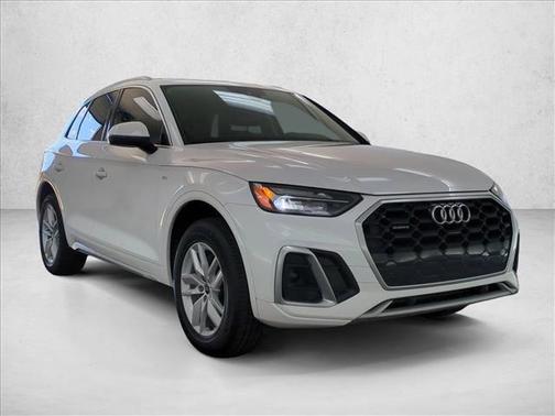 Ibis White 2023 Audi Q5 45 S line Premium