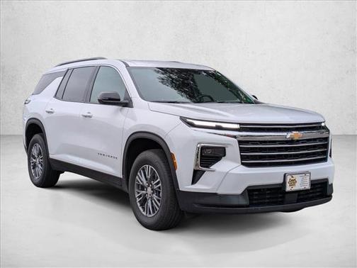 Summit White 2026 Chevrolet Traverse LT