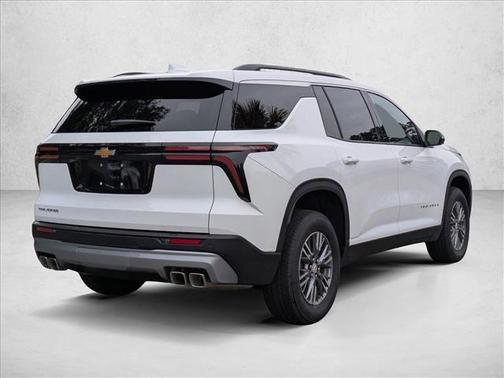 Summit White 2026 Chevrolet Traverse LT