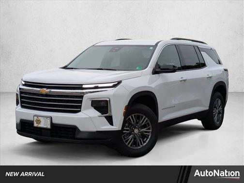 Summit White 2026 Chevrolet Traverse LT