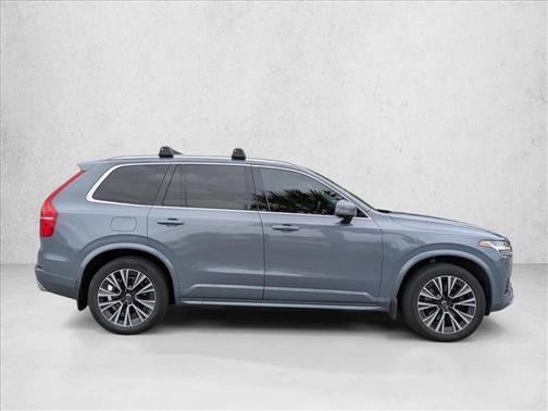 2020 Volvo XC90 T6 Momentum