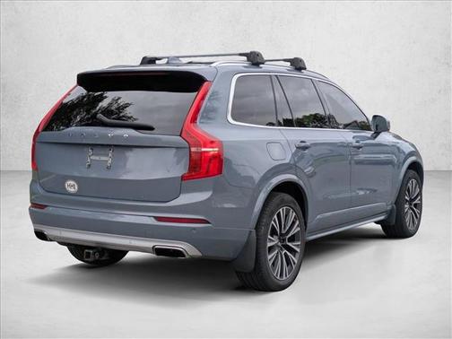 2020 Volvo XC90 T6 Momentum