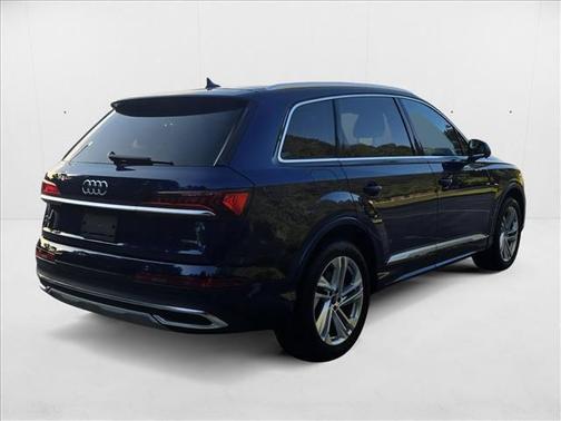 2024 Audi Q7 55 Premium Plus