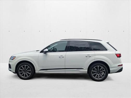 2022 Audi Q7 45 Premium Plus