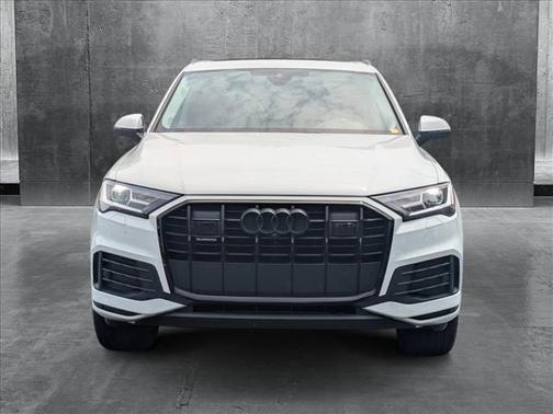 2022 Audi Q7 45 Premium Plus