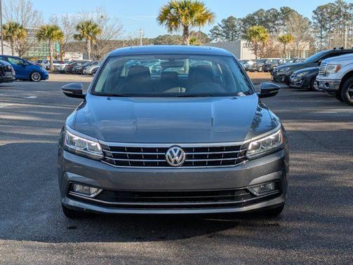 2016 Volkswagen Passat 1.8T SE w/Technology