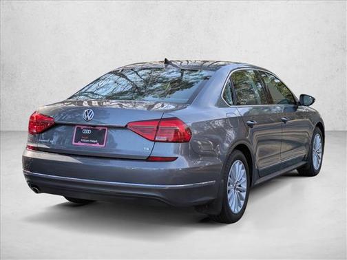2016 Volkswagen Passat 1.8T SE w/Technology
