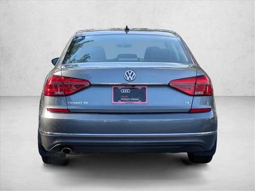 2016 Volkswagen Passat 1.8T SE w/Technology