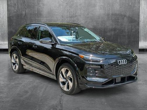 2025 Audi Q6 e-tron Premium Plus quattro