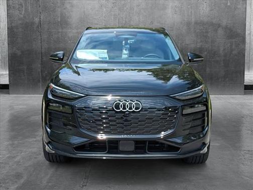 2025 Audi Q6 e-tron Premium Plus quattro